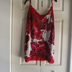 ❤️Lane Bryant 26/28 lace trim camisole-roses